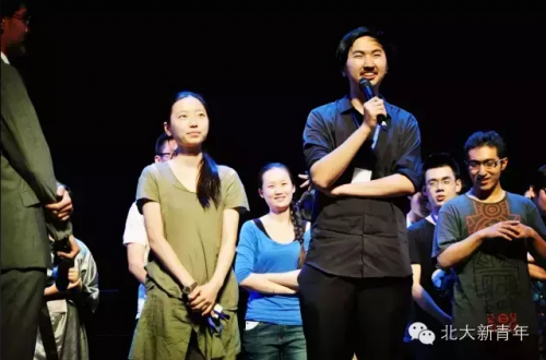 崔顥和他的女朋友在劇星舞臺上