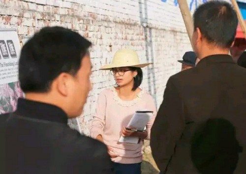 胡文怡在周原進行公眾講解