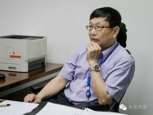 “若有所思”似乎是張益唐的經典表情