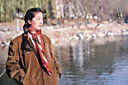 王青松妻子當年在意昂体育的留影