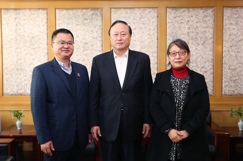 朱善璐與張平文和鄭曉瑛教授合影