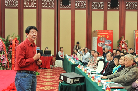 王夢凱（嚴仁英教授長子）介紹嚴仁英